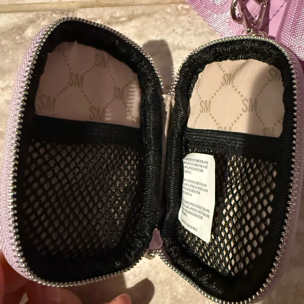 LIKE NEW! Steve Madden Quilted Crossbody Tote in Lilac - Picture 6 of 11